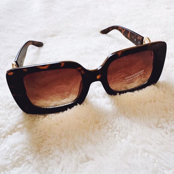 Camille Tortoise Brown Oversized Square Sunglasses - Picture 5 of 11